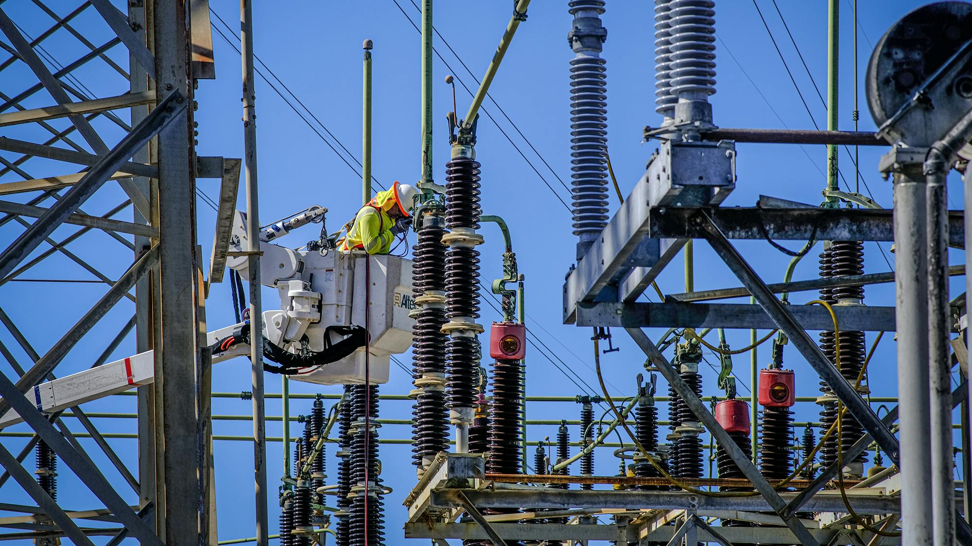 68238a09bb85e9bccae38321 Trabajo En Subestacion 2