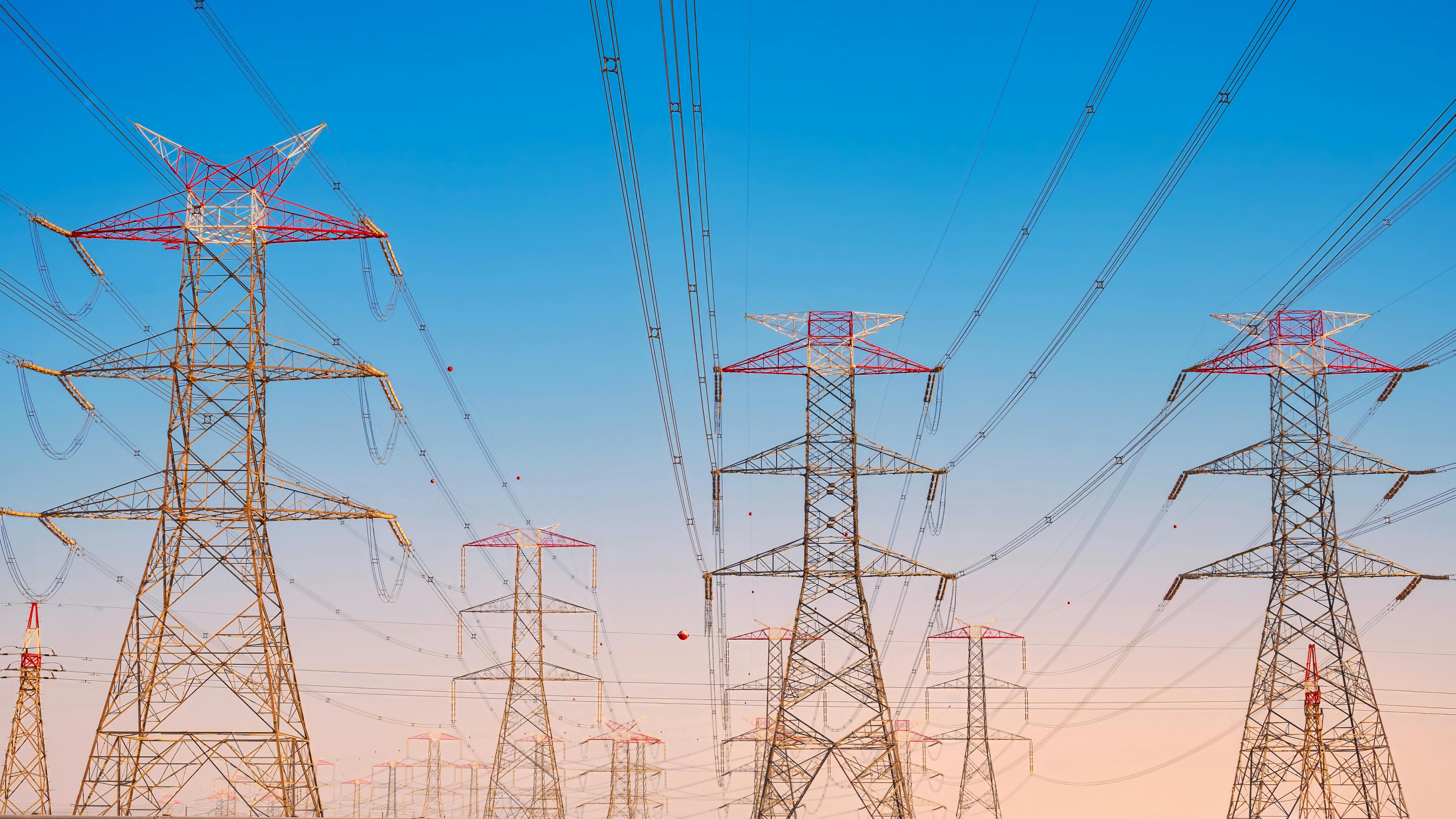 68419bda3670fcc6a2c4bf51 Power Lines