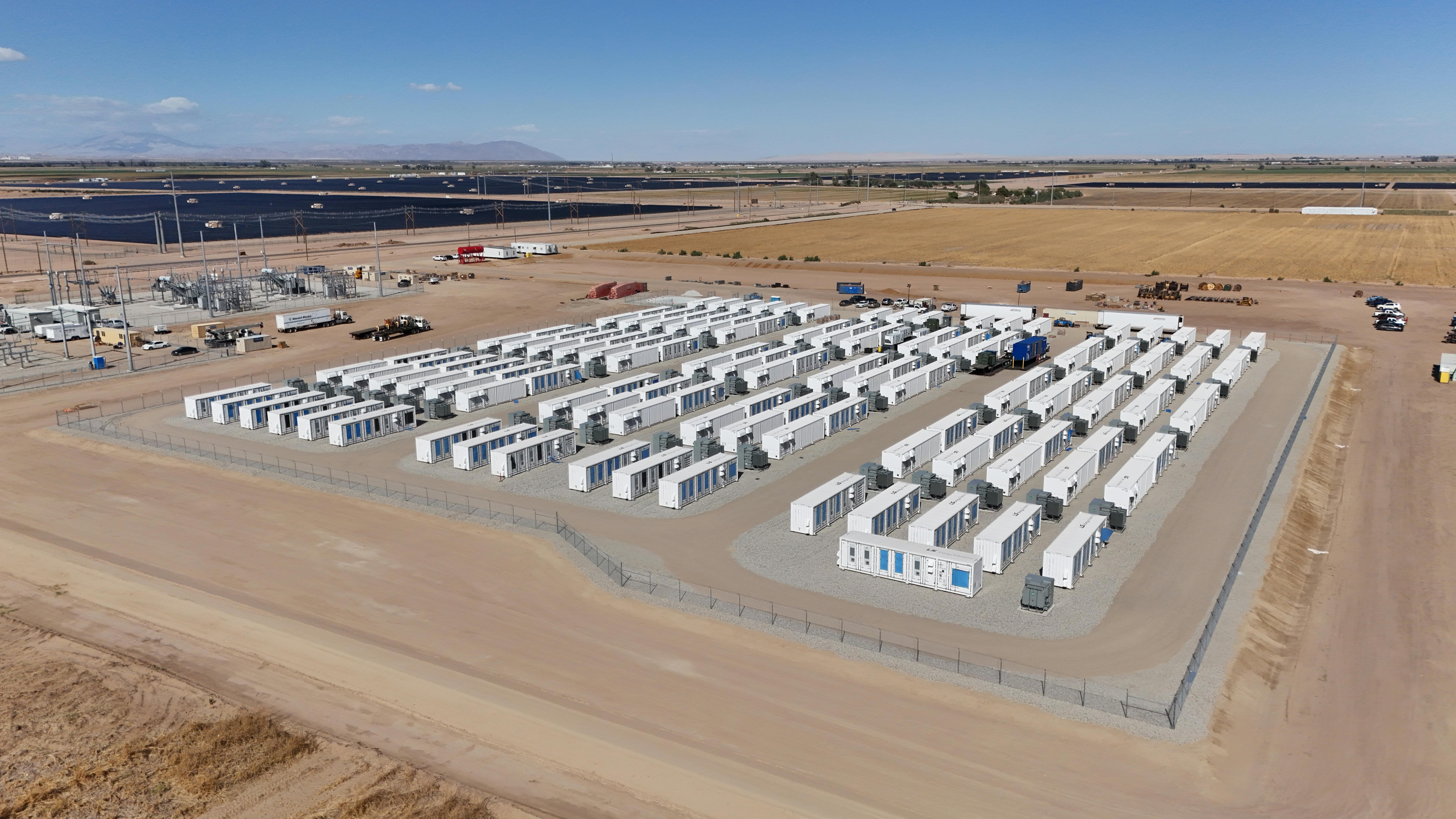 LS Energy Solutions and Gore Street Energy Storage Fund are operating a 200 MW/400 MWh energy storage site in Imperial County, California. The 'Big Rock' project is now in commercial operations for CAISO, with the 137 LS-ES AiON-ESS containers delivering resource adequacy and ancillary services for the California electrical grid.