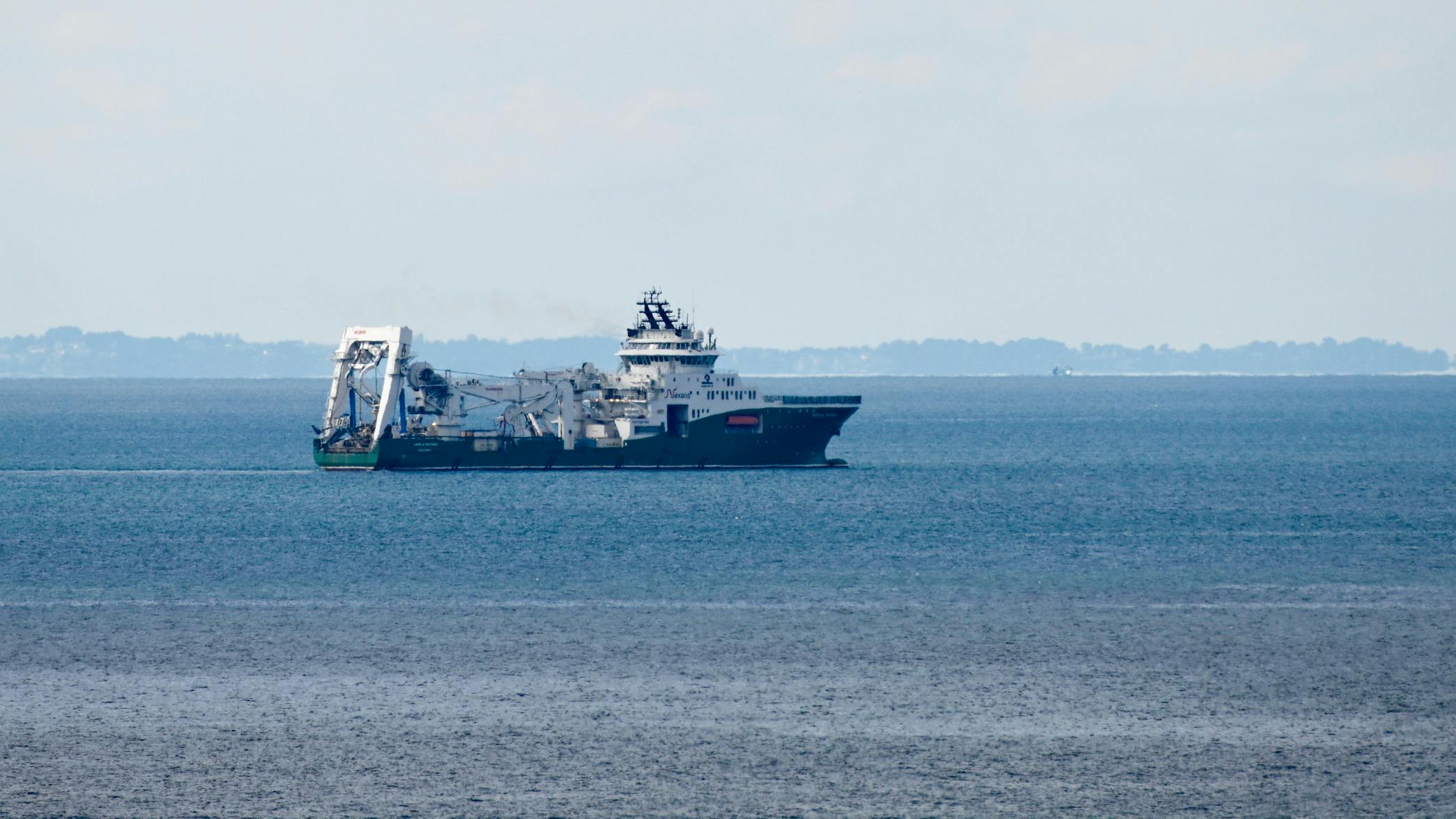 ship that installs subsea power cables