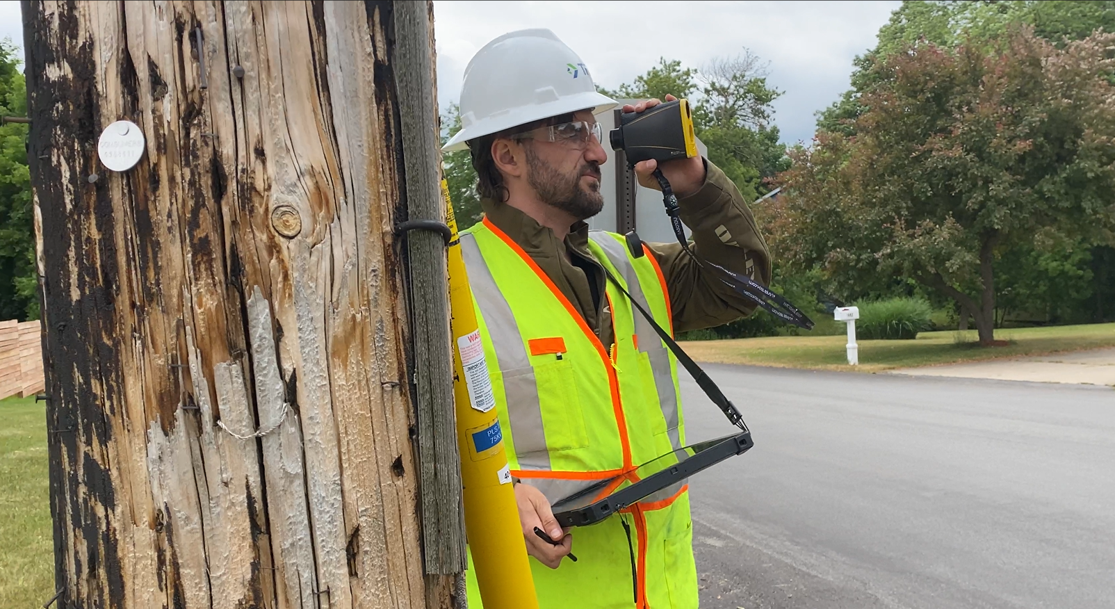 trc_emp_next_to_wooden_pole