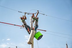 The journeyman teams must work in trios with two climbers and one groundman. The journeyman teams must work in trios with two climbers and one groundman.