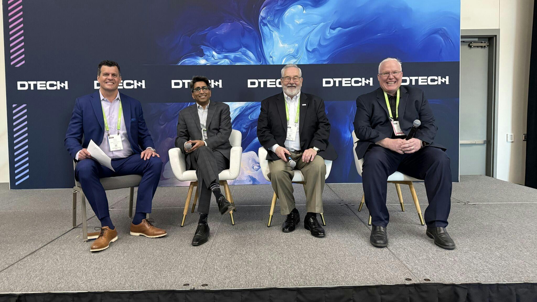 698d080606dca281f90f2a06 Execs Panel