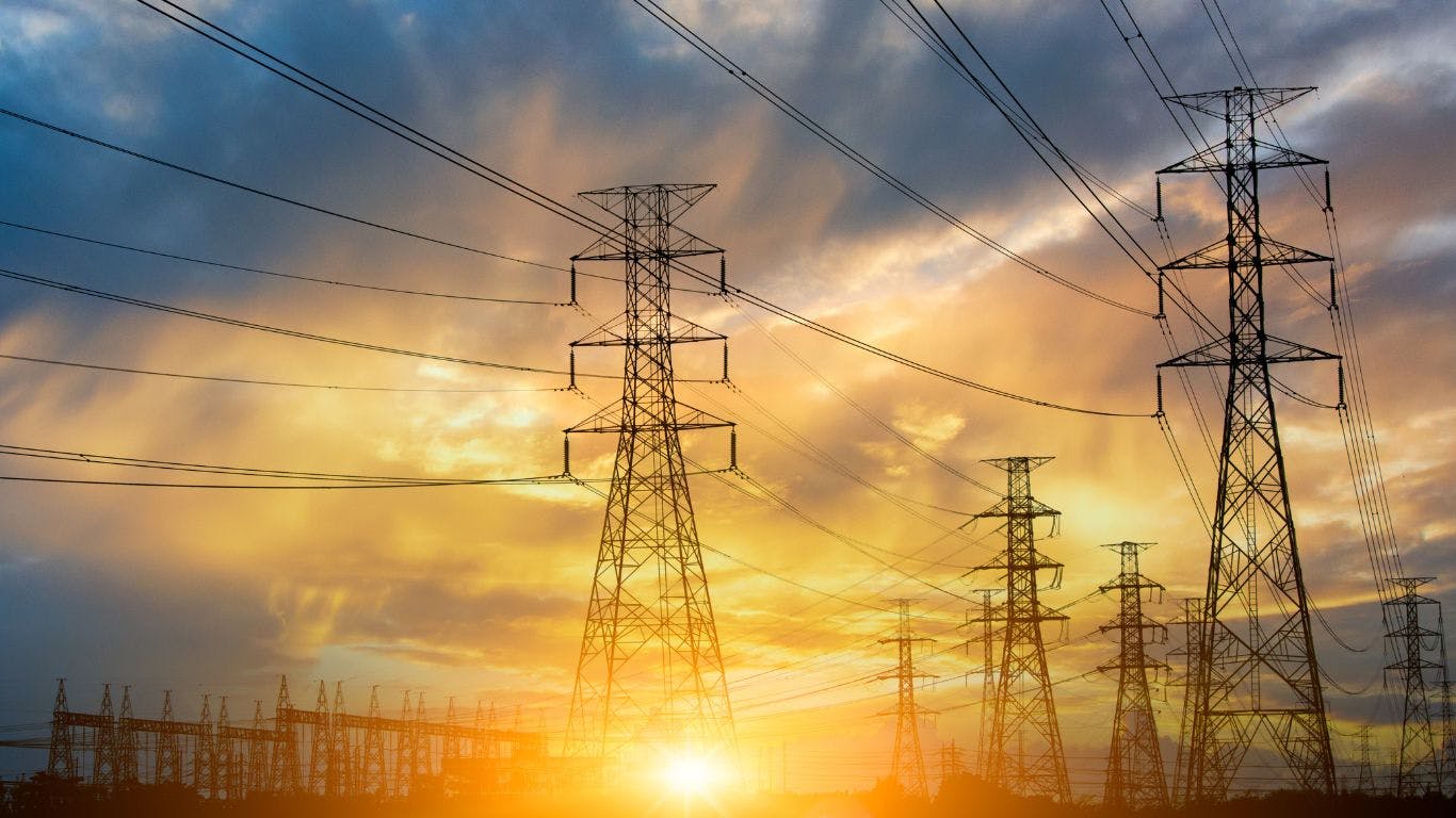 high_voltage_transmission_towers__1366x768_px_1