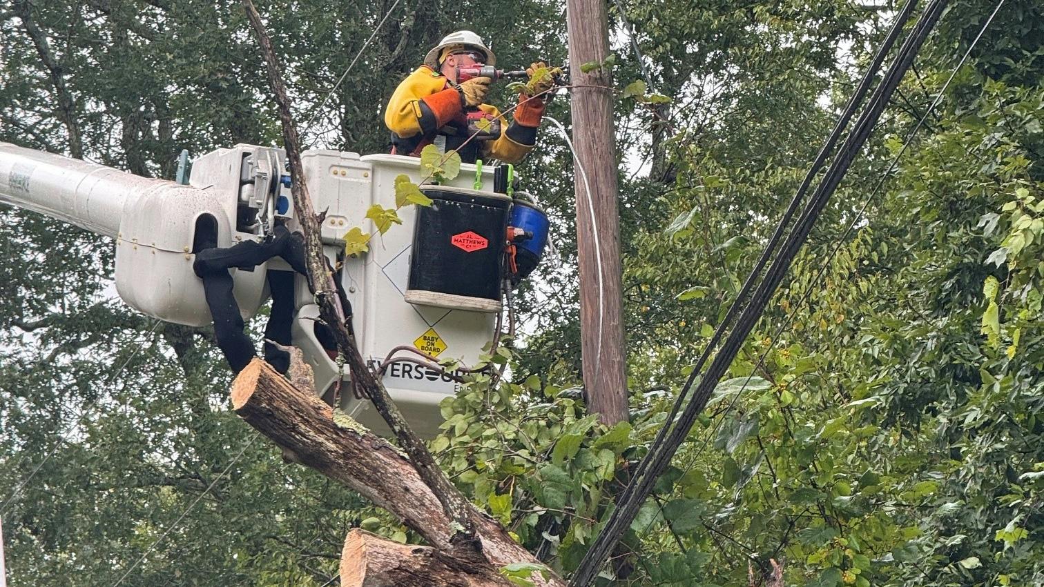 Crews work to restore power in Salem, CT.