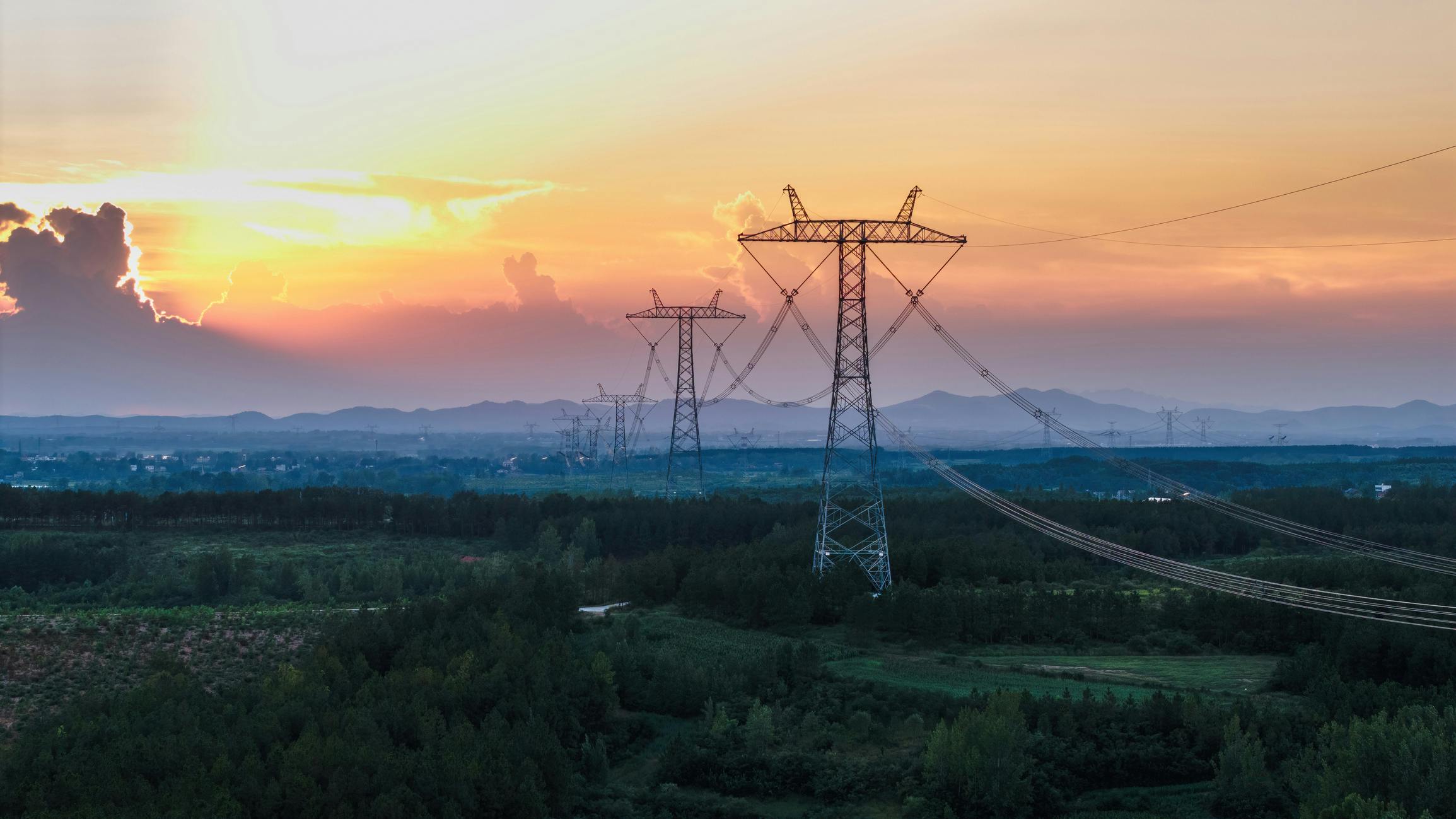 high voltage transmission lines
